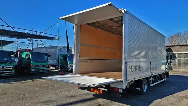パワーゲート車