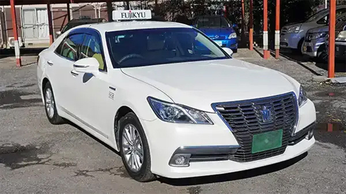 クラウン(4名まで乗車可能)×4台